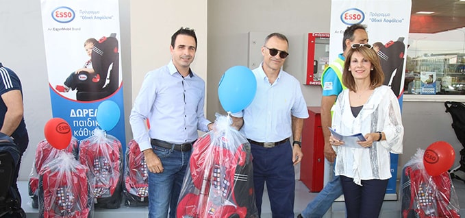 event and balloons with car seats